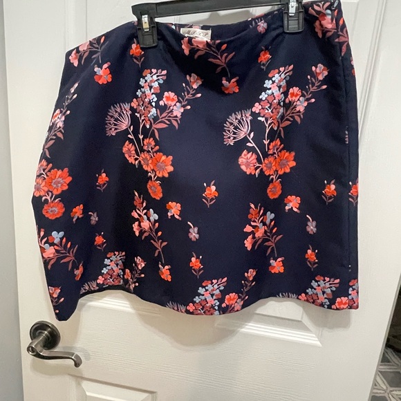Max studio skirt size 14 navy blue floral - Picture 5 of 5